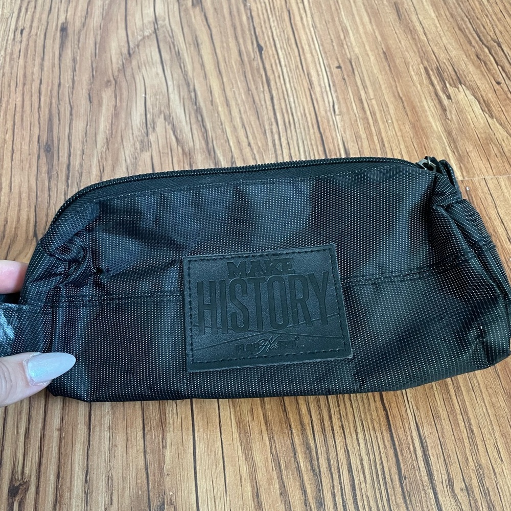 flag nor fail Black 'Make History' Zip Pouch